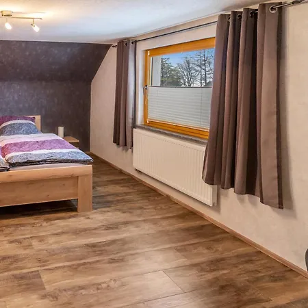 Eifelhoehe Puetzer 펜션 헬렌탈