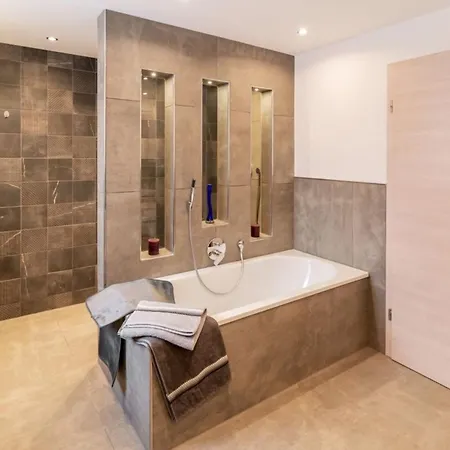 Eifelhoehe Puetzer * 헬렌탈