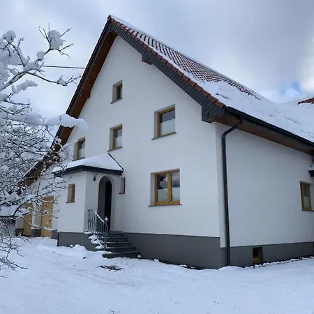 Eifelhoehe Puetzer Ferienhaus *